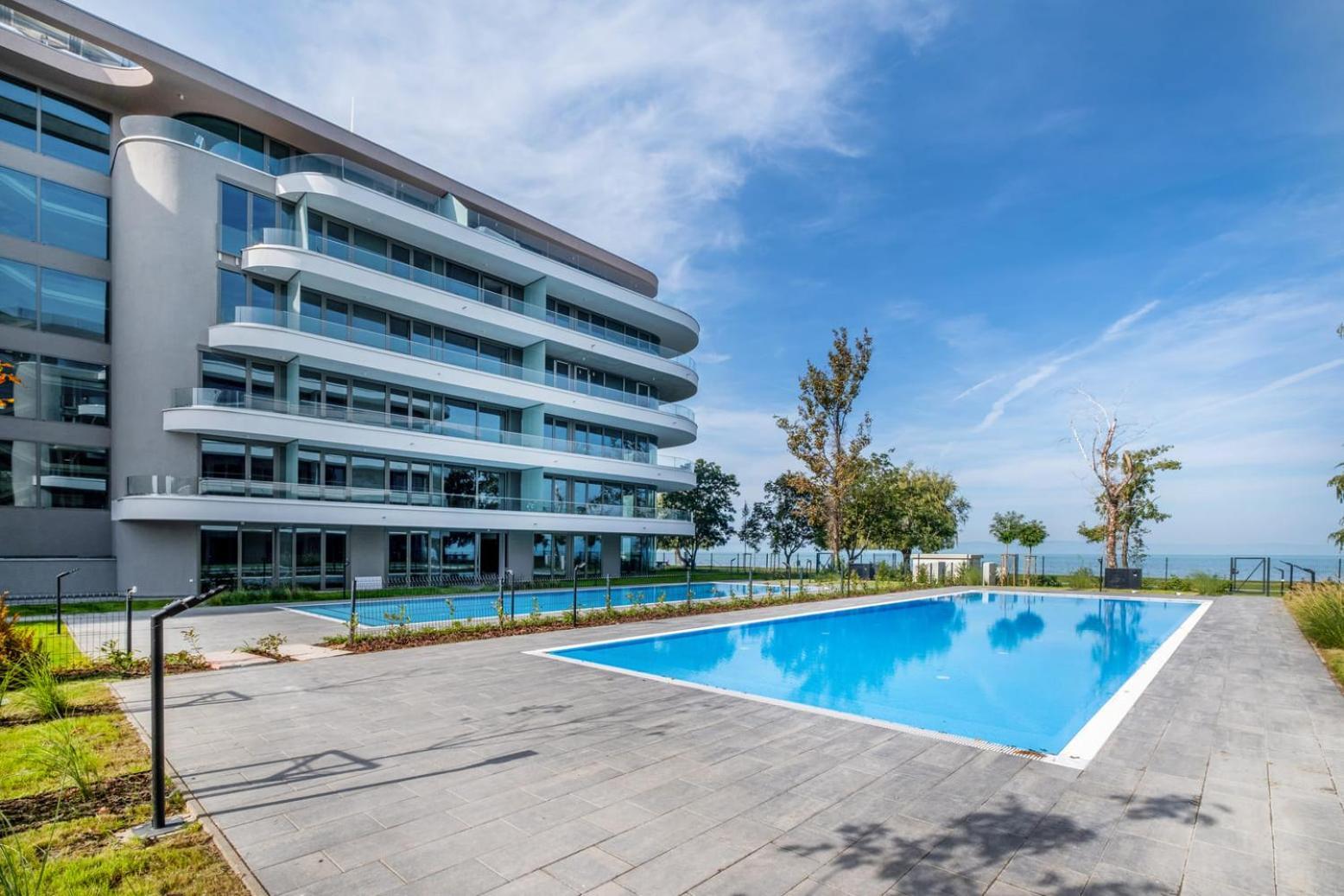 Myflat Wave Luxury 44 Suite Siofok Luaran gambar