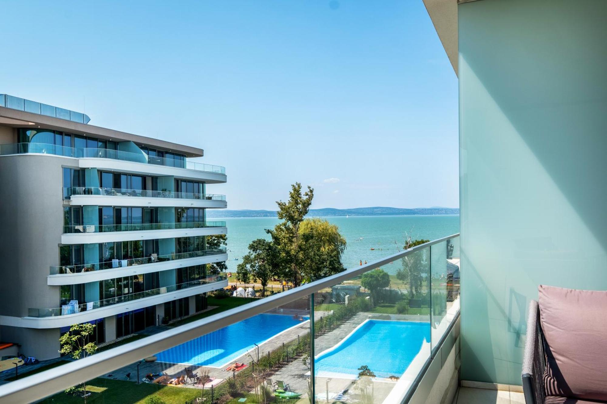 Myflat Wave Luxury 44 Suite Siofok Luaran gambar